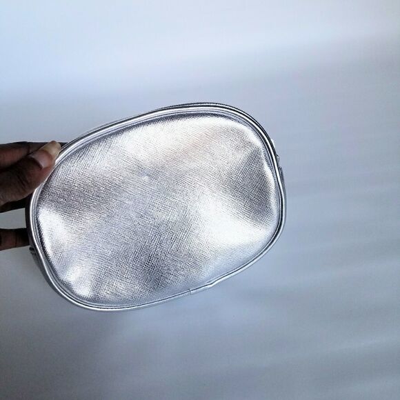 Vince Camuto cosmetic bag - Picture 7 of 7